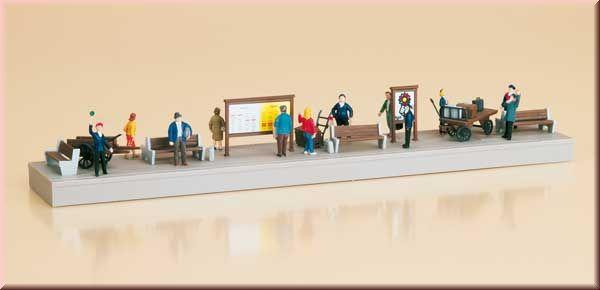 Vybavení nástupiště s figurkami