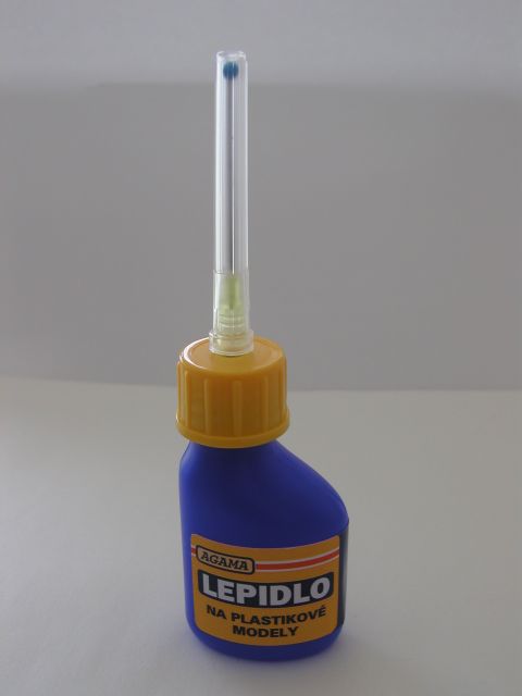 Lepidlo AGAMA Profesional