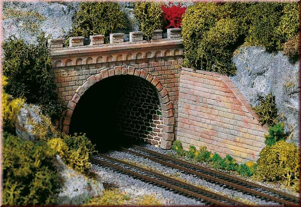 2 tunelové portály dvoukolejné