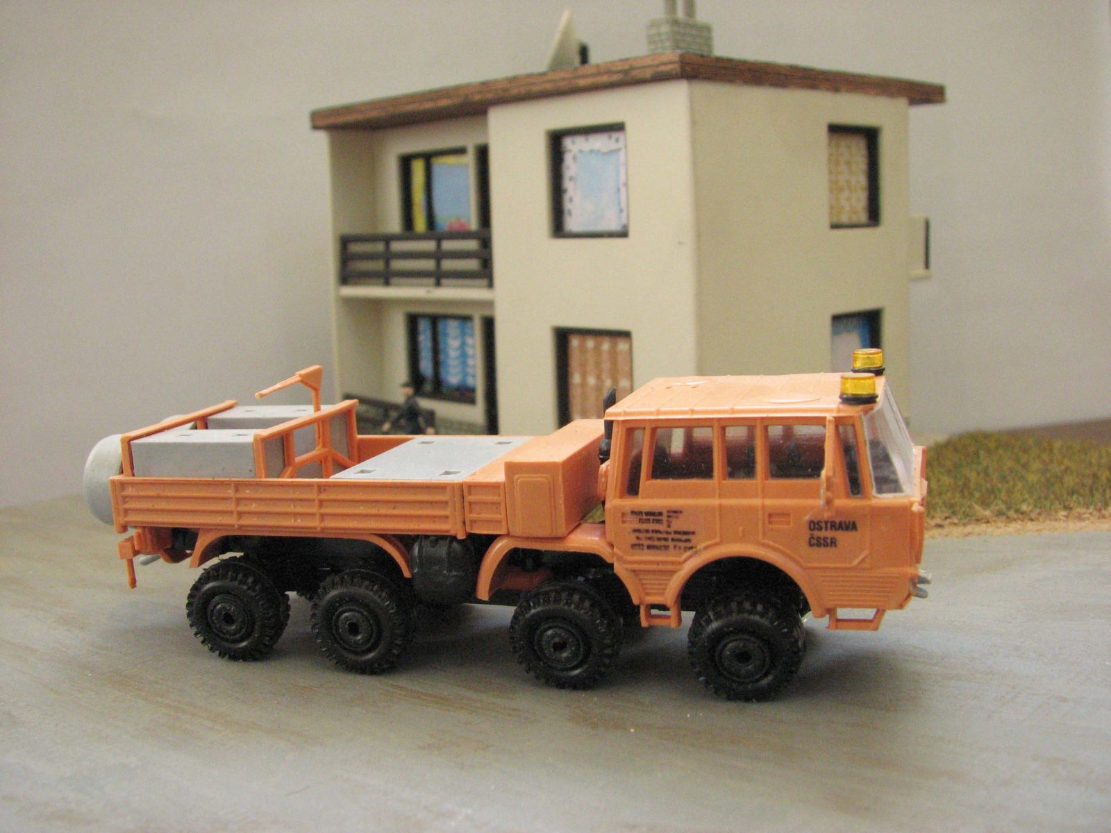 Tatra 813 8x8 Tp270k   Stavebnice H0
