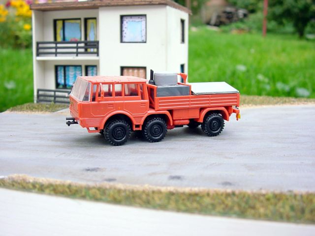Tatra 813 6x6   - Stavebnice H0