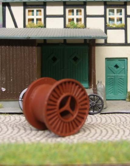 Cívka kovová malá