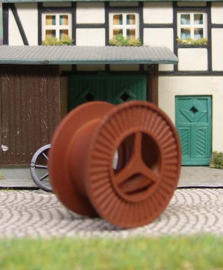 Cívka kovová velká